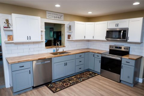 Casa en venta en Sorrento, Florida, 3 dormitorios, 214.42 m2 № 2259435 - foto 5
