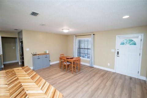 Casa en venta en Sorrento, Florida, 3 dormitorios, 214.42 m2 № 2259435 - foto 4