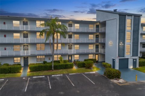Condominio en Margate, Florida, 2 dormitorios  № 2072564