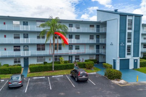 Condominio en venta en Margate, Florida, 2 dormitorios, 92.9 m2 № 2072564 - foto 17