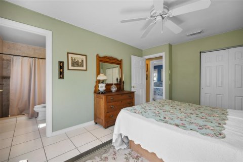 House in Englewood, Florida 3 bedrooms, 130.43 sq.m. № 2092211 - photo 21