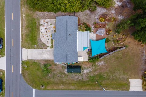 House in Englewood, Florida 3 bedrooms, 130.43 sq.m. № 2092211 - photo 2