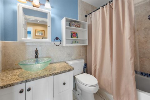 House in Englewood, Florida 3 bedrooms, 130.43 sq.m. № 2092211 - photo 19
