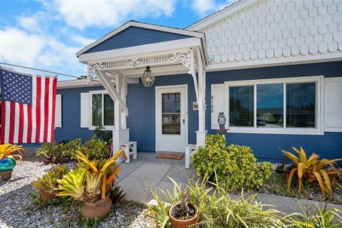 House in Englewood, Florida 3 bedrooms, 130.43 sq.m. № 2092211 - photo 4
