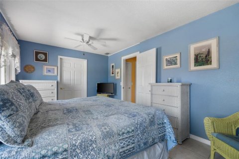 House in Englewood, Florida 3 bedrooms, 130.43 sq.m. № 2092211 - photo 24