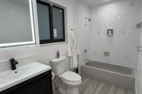 Купить виллу или дом в Майами, Флорида 3 спальни, 211.35м2, № 2086605 - фото 16