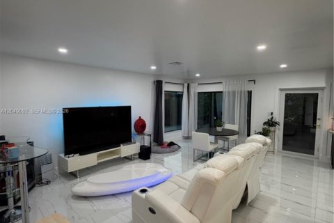 Купить виллу или дом в Майами, Флорида 3 спальни, 211.35м2, № 2086605 - фото 11