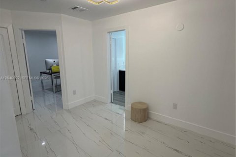 Купить виллу или дом в Майами, Флорида 3 спальни, 211.35м2, № 2086605 - фото 13