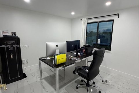 Купить виллу или дом в Майами, Флорида 3 спальни, 211.35м2, № 2086605 - фото 18