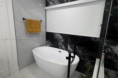 Купить виллу или дом в Майами, Флорида 3 спальни, 211.35м2, № 2086605 - фото 29