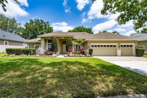 House in Orlando, Florida 4 bedrooms, 264.4 sq.m. № 1654821 - photo 1