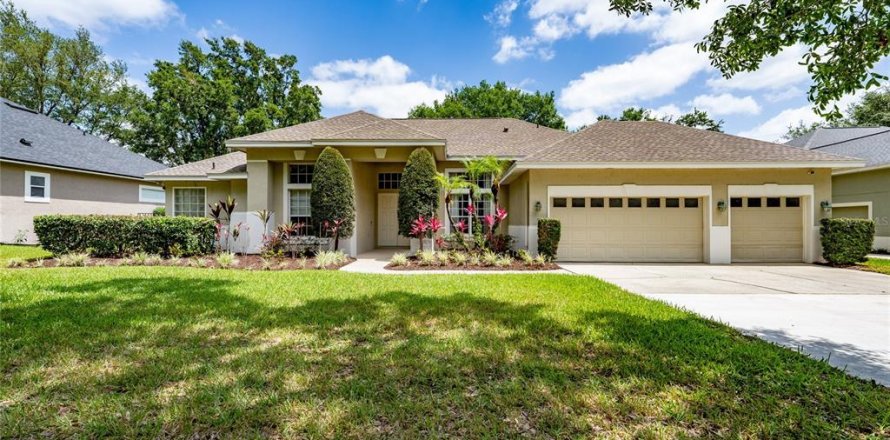 House in Orlando, Florida 4 bedrooms, 264.4 sq.m. № 1654821