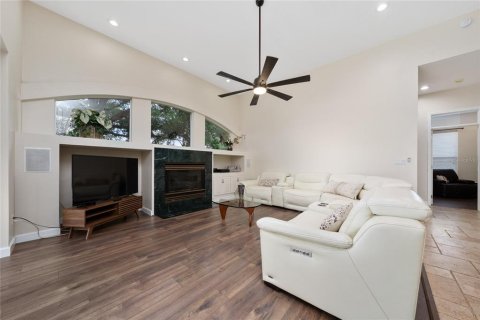 House in Orlando, Florida 4 bedrooms, 264.4 sq.m. № 1654821 - photo 16