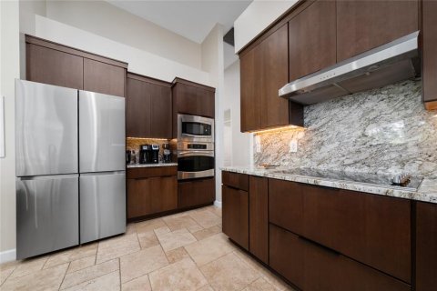 House in Orlando, Florida 4 bedrooms, 264.4 sq.m. № 1654821 - photo 9