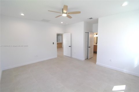 House in Miami, Florida 3 bedrooms, 218.97 sq.m. № 1943354 - photo 16