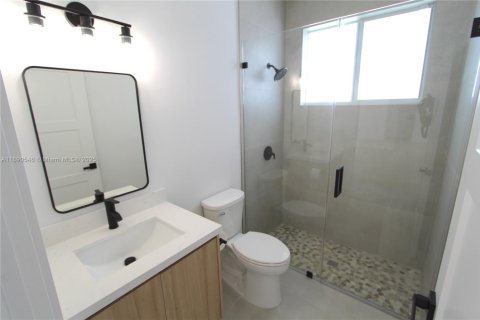 House in Miami, Florida 3 bedrooms, 218.97 sq.m. № 1943354 - photo 26