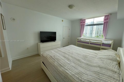 Condo in Hollywood, Florida, 2 bedrooms  № 1998123 - photo 6