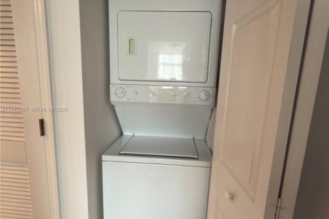 Copropriété à vendre à Hollywood, Floride: 2 chambres, 111.95 m2 № 1998123 - photo 14