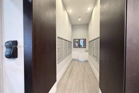 Copropriété à vendre à Hollywood, Floride: 2 chambres, 111.95 m2 № 1998123 - photo 18