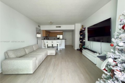 Condo in Hollywood, Florida, 2 bedrooms  № 1998123 - photo 4