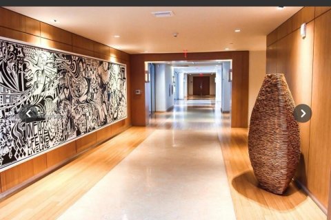 Condo in Miami, Florida, 1 bedroom  № 1989696 - photo 6