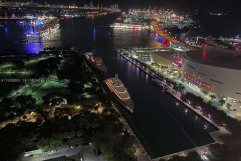 Condo in Miami, Florida, 1 bedroom  № 1989696 - photo 20