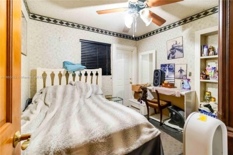House in Miami, Florida 4 bedrooms, 290.13 sq.m. № 1891976 - photo 28