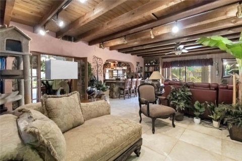 House in Miami, Florida 4 bedrooms, 290.13 sq.m. № 1891976 - photo 17