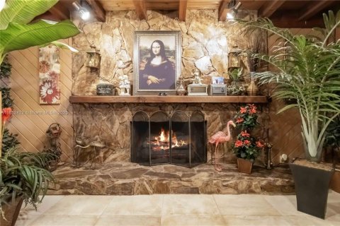 House in Miami, Florida 4 bedrooms, 290.13 sq.m. № 1891976 - photo 20