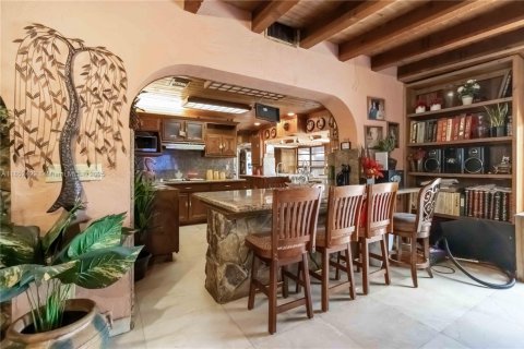 House in Miami, Florida 4 bedrooms, 290.13 sq.m. № 1891976 - photo 19