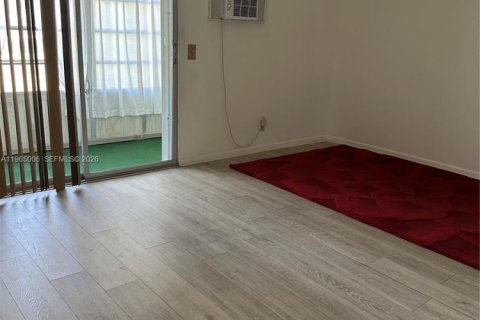 Condo in Deerfield Beach, Florida, 1 bedroom  № 2081166 - photo 8