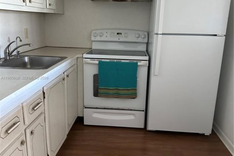 Condo in Deerfield Beach, Florida, 1 bedroom  № 2081166 - photo 5
