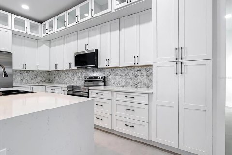 Villa ou maison à louer à Rotonda, Floride: 5 chambres, 239.69 m2 № 2402841 - photo 9