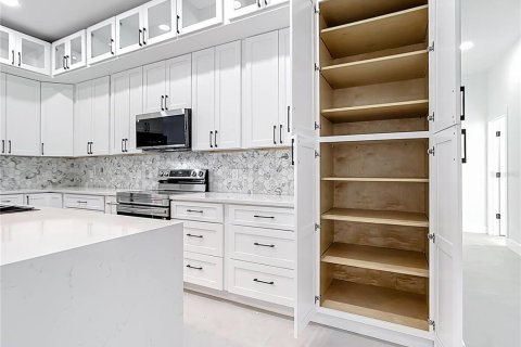 Villa ou maison à louer à Rotonda, Floride: 5 chambres, 239.69 m2 № 2402841 - photo 10