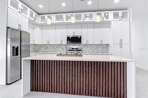 Villa ou maison à louer à Rotonda, Floride: 5 chambres, 239.69 m2 № 2402841 - photo 8