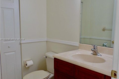 Снять в аренду таунхаус в Мирамар, Флорида 3 спальни, 182.09м2, № 2009712 - фото 23