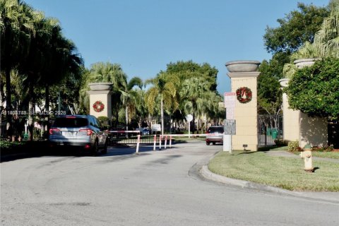 Снять в аренду таунхаус в Мирамар, Флорида 3 спальни, 182.09м2, № 2009712 - фото 6