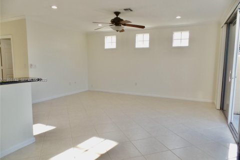 Снять в аренду таунхаус в Мирамар, Флорида 3 спальни, 182.09м2, № 2009712 - фото 11
