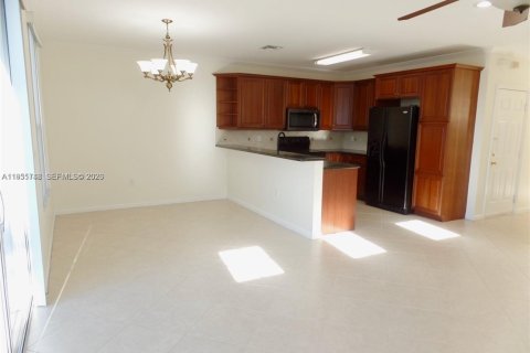 Снять в аренду таунхаус в Мирамар, Флорида 3 спальни, 182.09м2, № 2009712 - фото 9