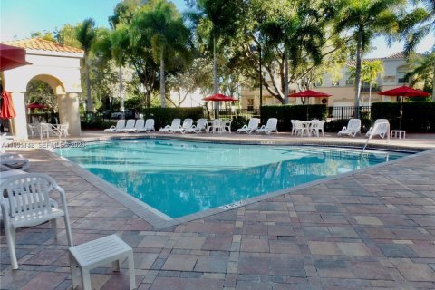 Снять в аренду таунхаус в Мирамар, Флорида 3 спальни, 182.09м2, № 2009712 - фото 14