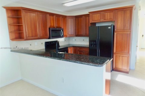 Снять в аренду таунхаус в Мирамар, Флорида 3 спальни, 182.09м2, № 2009712 - фото 7