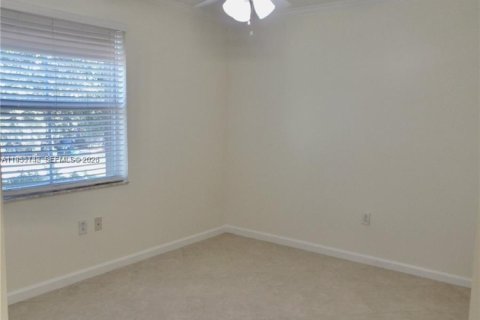 Снять в аренду таунхаус в Мирамар, Флорида 3 спальни, 182.09м2, № 2009712 - фото 22