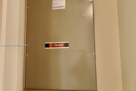 Снять в аренду таунхаус в Мирамар, Флорида 3 спальни, 182.09м2, № 2009712 - фото 28