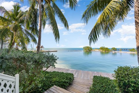 Купить таунхаус в Марафон, Флорида 3 спальни, 122.63м2, № 2055704 - фото 20