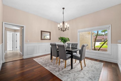 Villa ou maison à vendre à Valrico, Floride: 4 chambres, 245.63 m2 № 2395709 - photo 6