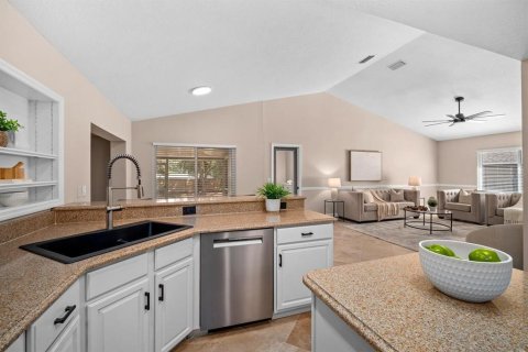 Villa ou maison à vendre à Valrico, Floride: 4 chambres, 245.63 m2 № 2395709 - photo 14