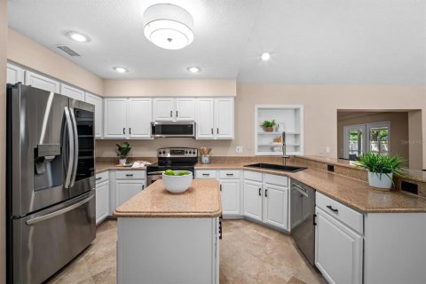Villa ou maison à vendre à Valrico, Floride: 4 chambres, 245.63 m2 № 2395709 - photo 15