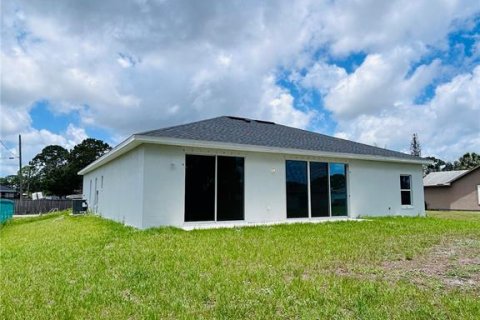 House in Palm Bay, Florida 3 bedrooms, 182.83 sq.m. № 2215868 - photo 26