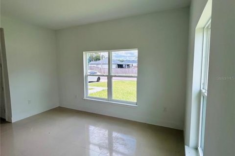 House in Palm Bay, Florida 3 bedrooms, 182.83 sq.m. № 2215868 - photo 3
