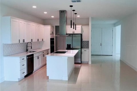 House in Palm Bay, Florida 3 bedrooms, 182.83 sq.m. № 2215868 - photo 4